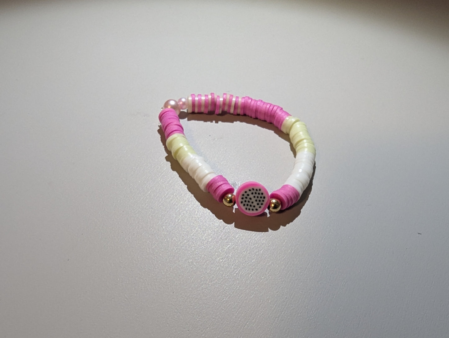 Dragonfruit Delight Armband – Zoet & Zacht! 🍈🌸🤍